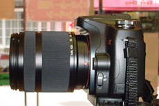 α ワイドズームレンズ DT 18-200mm F3.5-6.3 SAL18200
