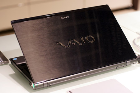 VAIO Z�V���[�Y�@�O���b�V�[�v���~�A���J�[�{��