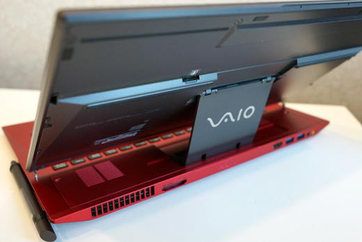 VAIO　Duo 13 red edition