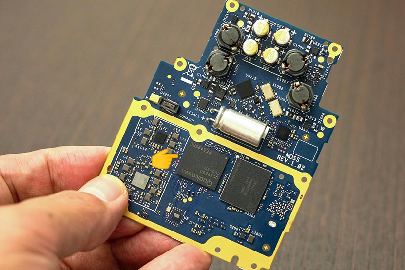 Qualcomm「QCS6690」ZX900 基板