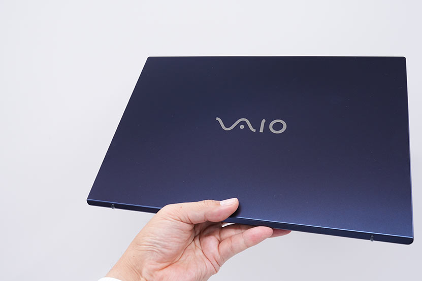 VAIO F14 2025年モデル 軽量化された本体