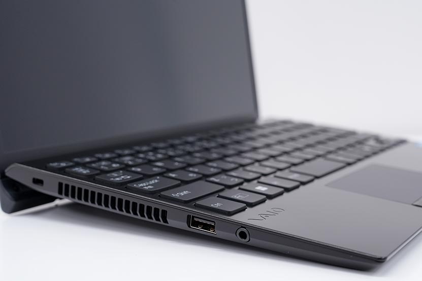 VAIO SX12 左側面