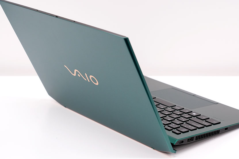 VAIO SX14-R 背面からの写真