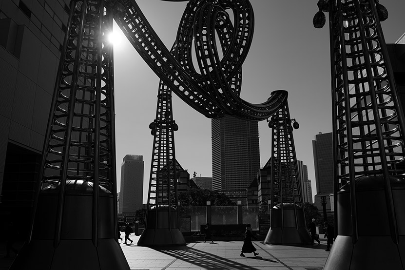 光と影がいい感じをモノクロ調で