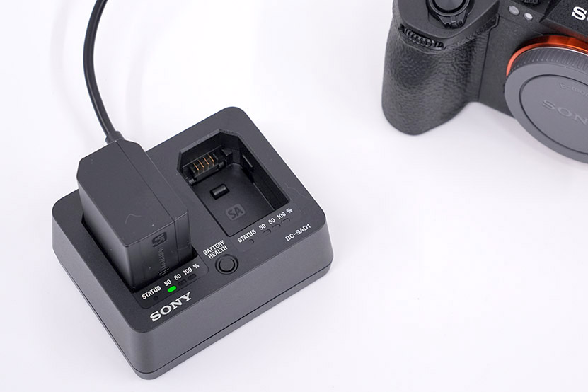 充電中のSAバッテリー