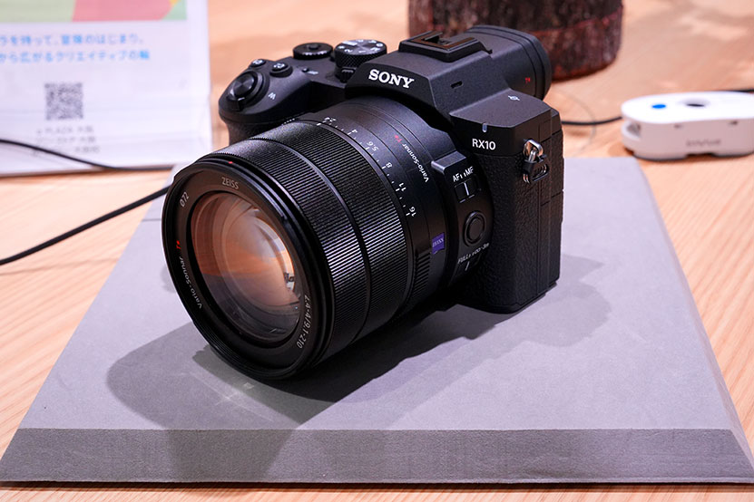 展示された RX10V の画像