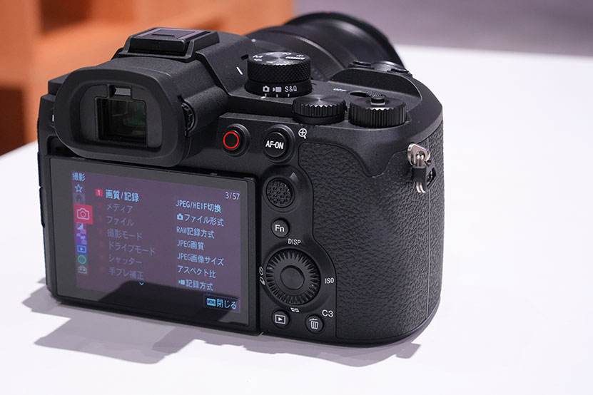RX10V 背面側の画像