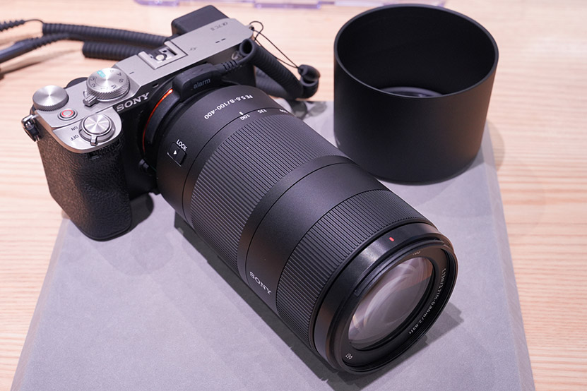 α7C II に装着した状態