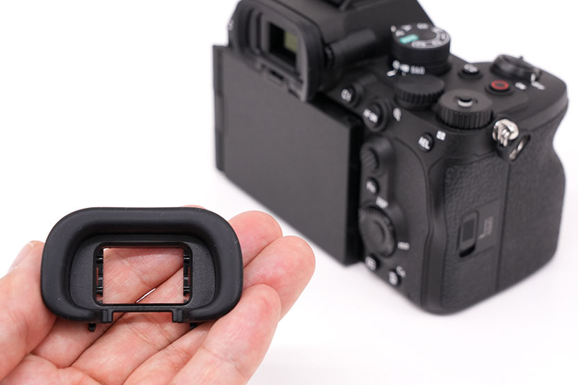 α7 V 買ったらコレおすすめ! 撮影しやすさアップ! アイピースカップ