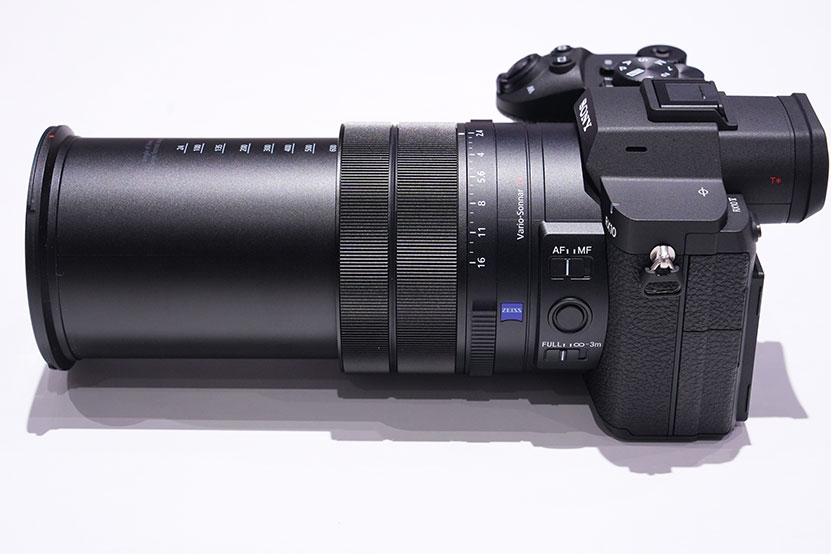 RX10V 側面デザイン