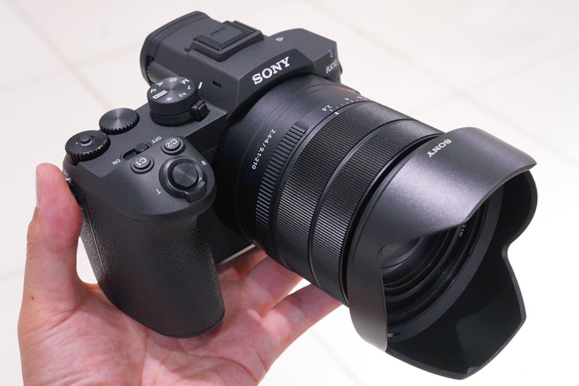 RX10V 手に乗せた画像