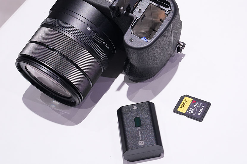 RX10V バッテリー 記録メディア