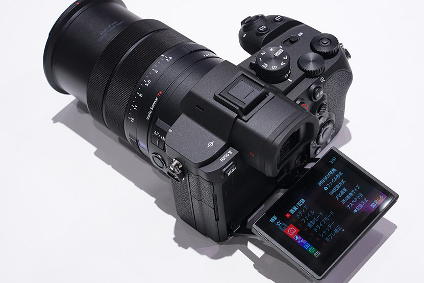 RX10V デザイン モニターを展開した状態