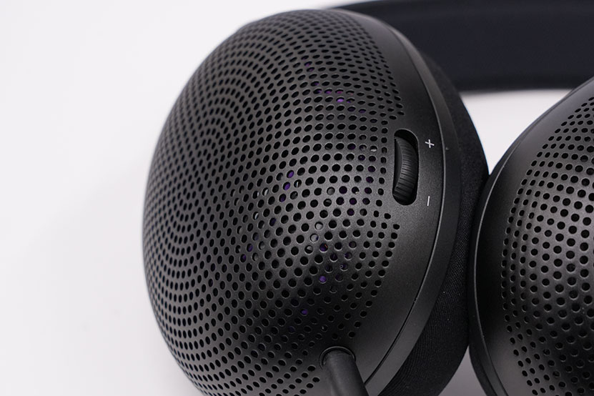 INZONE H6 Air 側面のボリュームコントロール