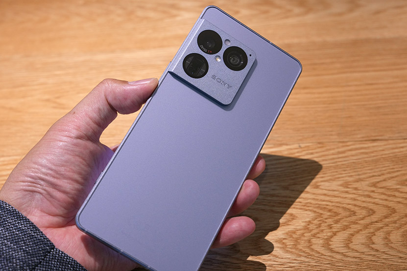 Xperia 1 VIII アイオライトシルバー
