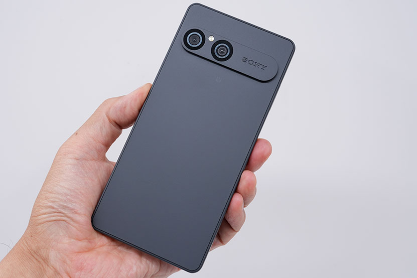 Xperia 10 VII SIMフリーモデル チャコールブラック２