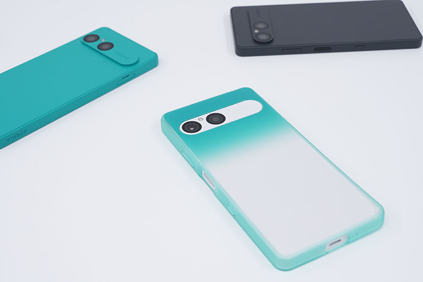 Xperia 10 VII ホワイト ＋ターコイズの組み合わせ