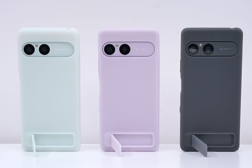 Xperia 10 VIII 純正ケース全色揃った写真