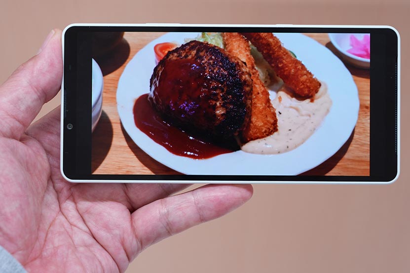 Xperia 10 VIII 明るく見やすいディスプレイ