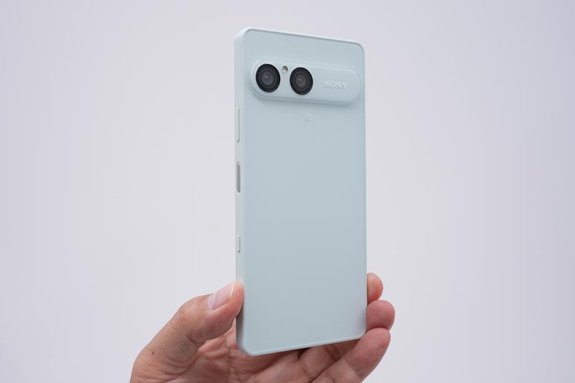 Xperia 10 VIII フローズンホワイト 1