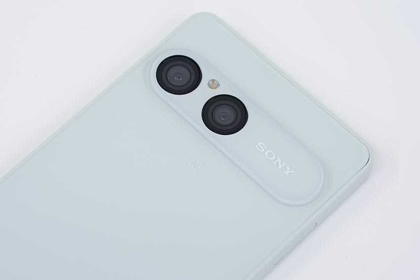 Xperia 10 VIII フローズンホワイト 3